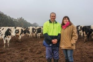 Neil & Simone Joliffe Riverina Fresh farmers outside